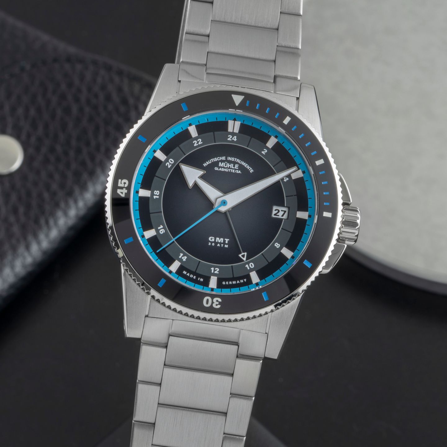 Mühle Glashütte Unknown M1-52-13-MB (Unknown (random serial)) - Black dial 42 mm Steel case (3/8)