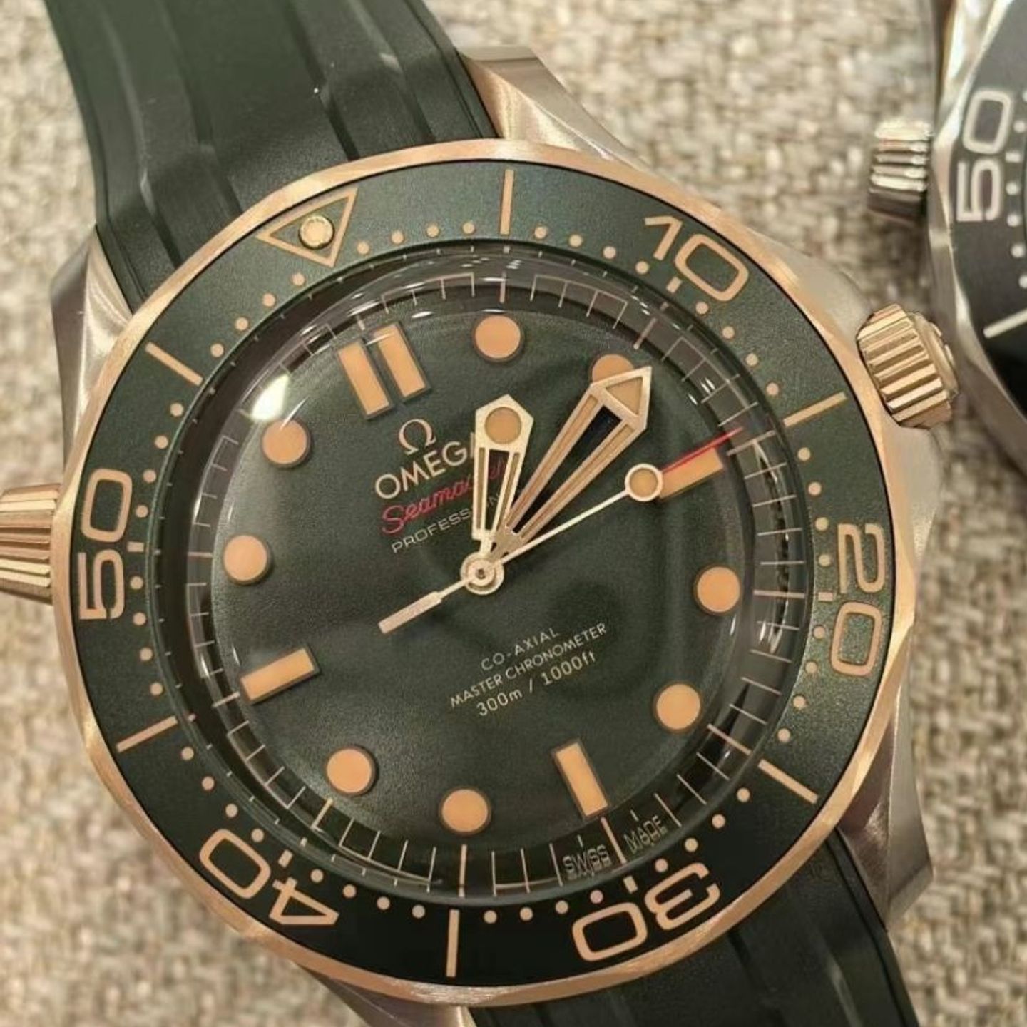 Omega Seamaster Diver 300 M 210.92.42.20.10.001 - (3/6)
