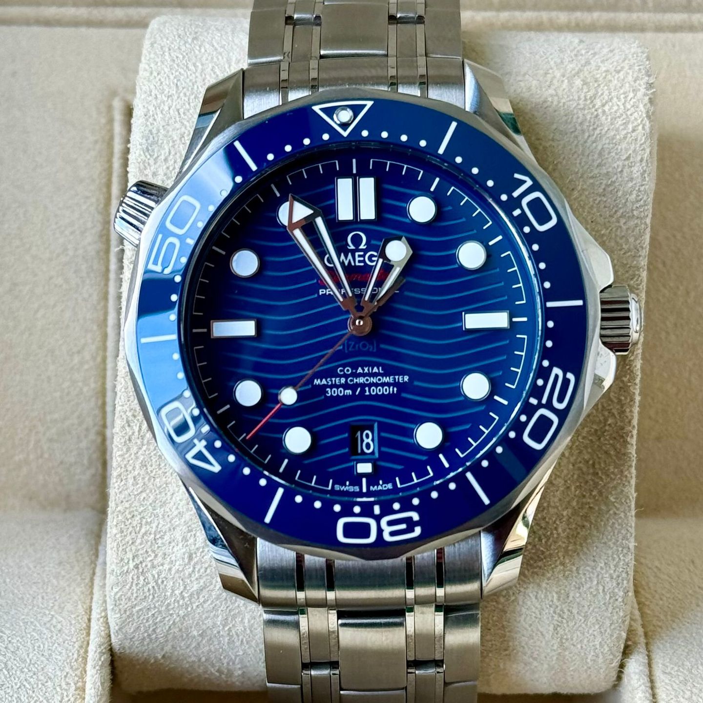 Omega Seamaster Diver 300 M 210.30.42.20.03.001 (2023) - Blue dial 42 mm Steel case (2/7)