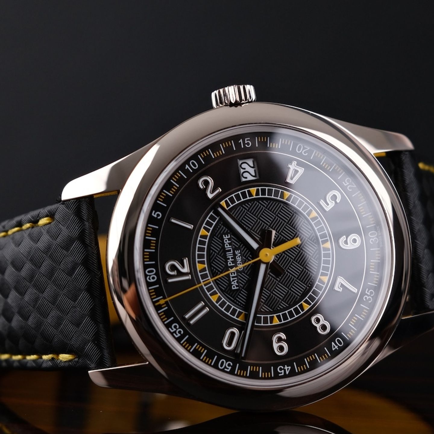 Patek Philippe Calatrava 6007G-001 (2023) - Black dial 40 mm White Gold case (2/8)
