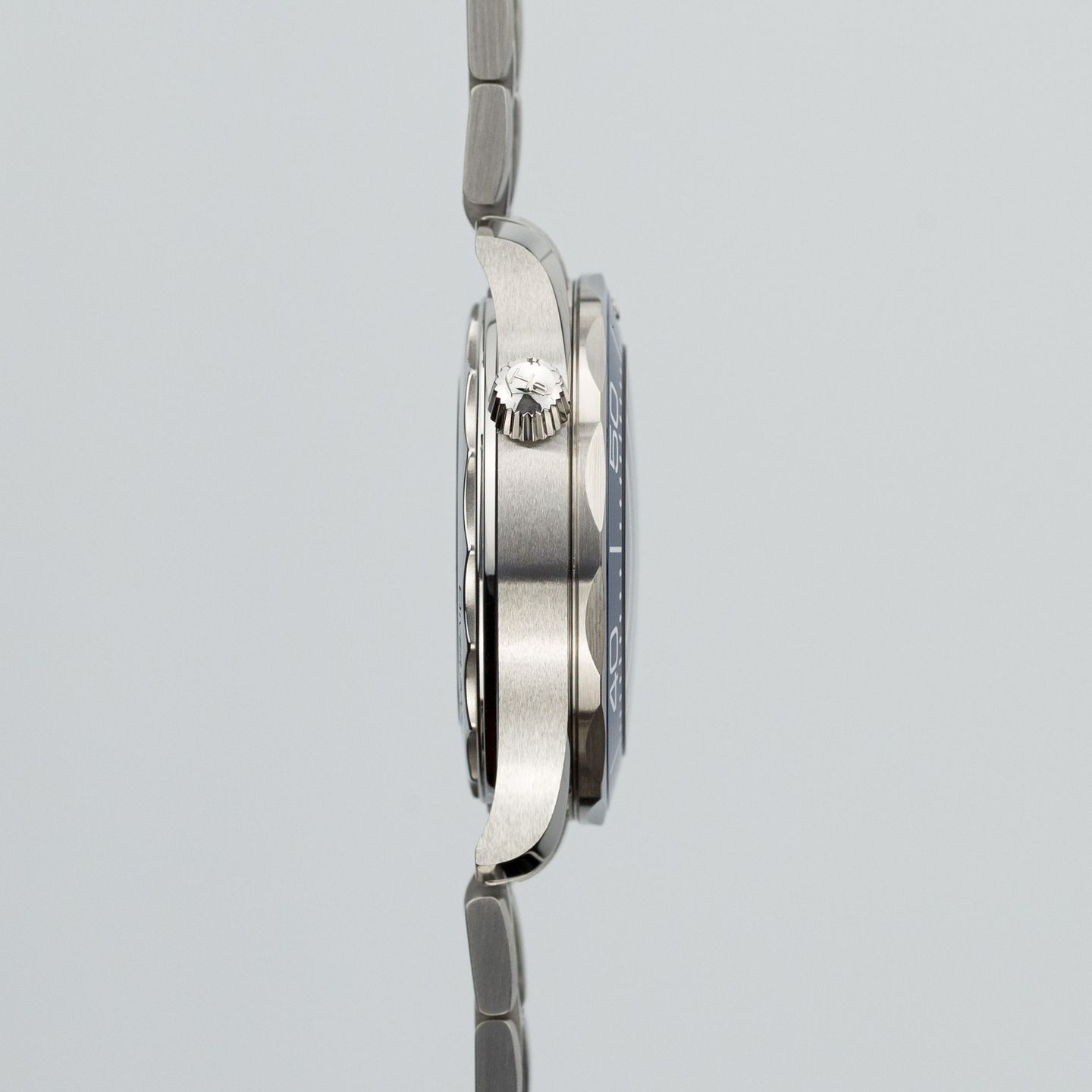 Omega Seamaster Diver 300 M 210.30.42.20.06.001 (2022) - Grey dial 42 mm Steel case (6/8)