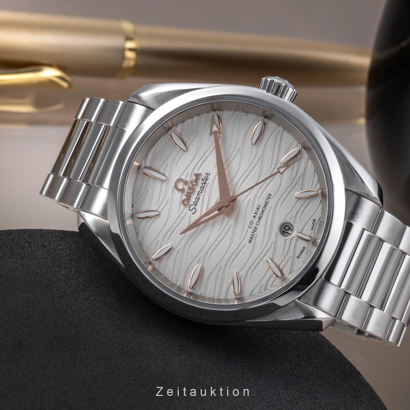 Omega Seamaster Aqua Terra 220.10.38.20.02.002 (Unknown (random serial)) - Silver dial 38 mm Steel case (2/8)