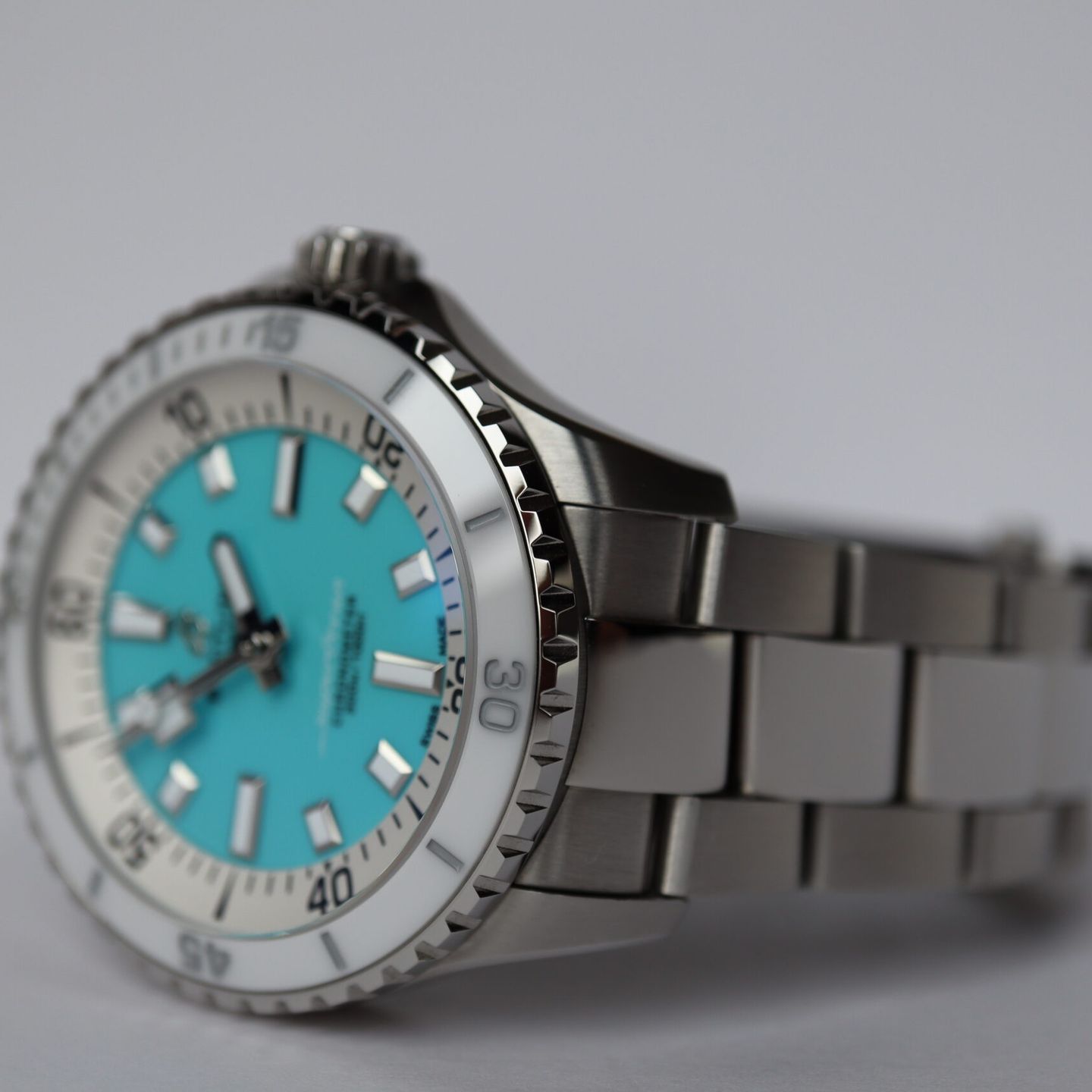 Breitling Superocean A17377211C1A1 (2024) - Turquoise wijzerplaat 36mm Staal (3/8)