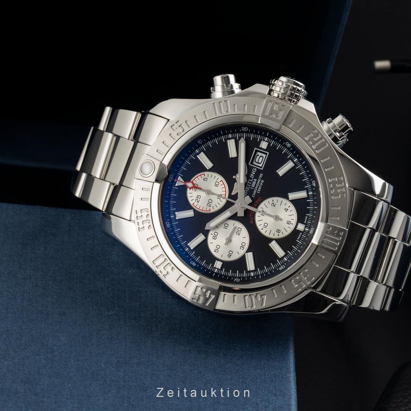 Breitling Super Avenger II A1337111/BC29 (Unknown (random serial)) - Black dial 48 mm Steel case (2/8)
