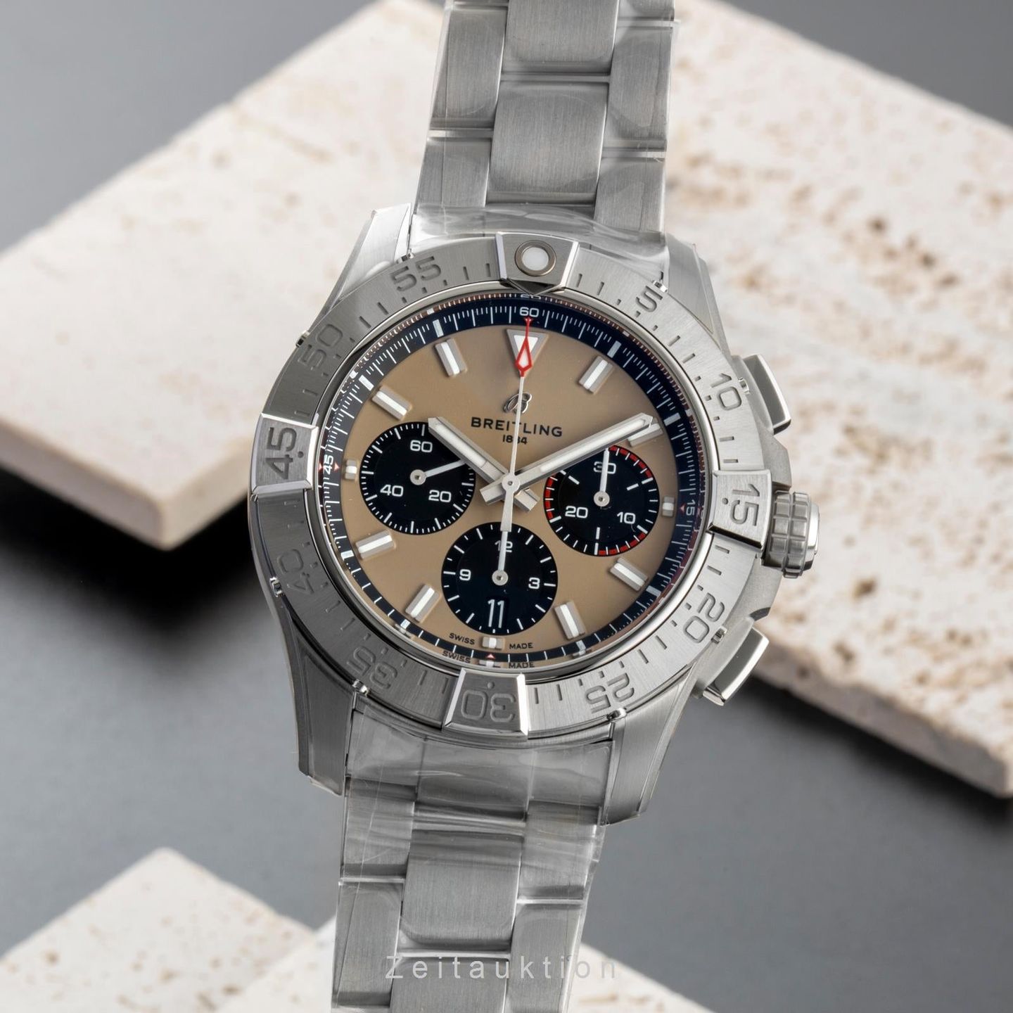 Breitling Avenger AB0147101A1A1 (Unknown (random serial)) - Pink dial 44 mm Steel case (1/8)