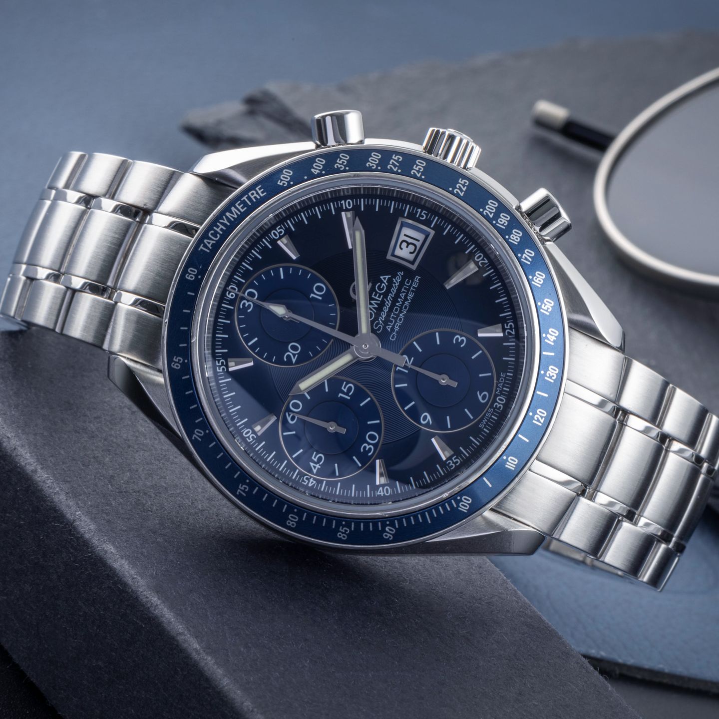 Omega Speedmaster Date 3212.80.00 (2005) - Blue dial 40 mm Steel case (2/8)