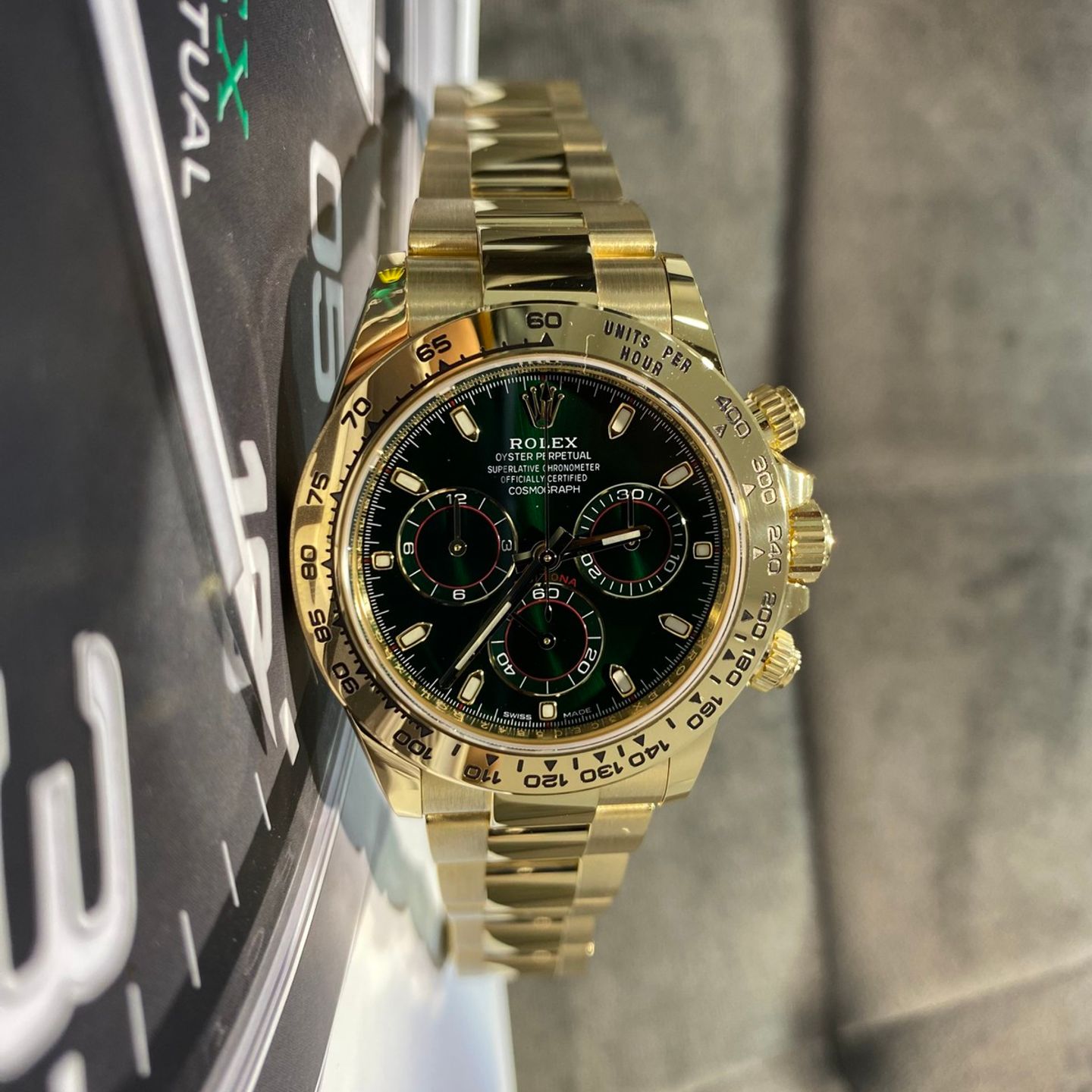 Rolex Daytona 116508 (2023) - Green dial 40 mm Yellow Gold case (1/7)