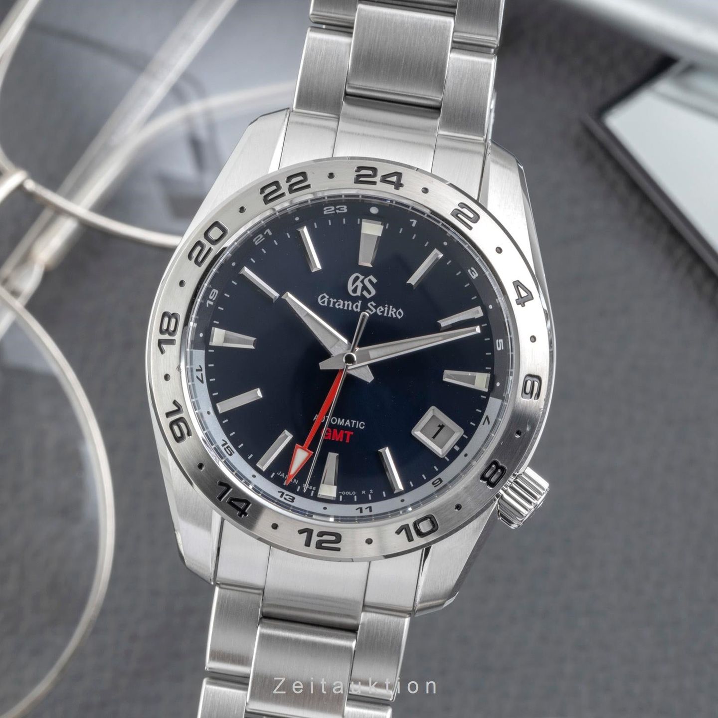 Grand Seiko Sport Collection SBGM245 - (1/8)