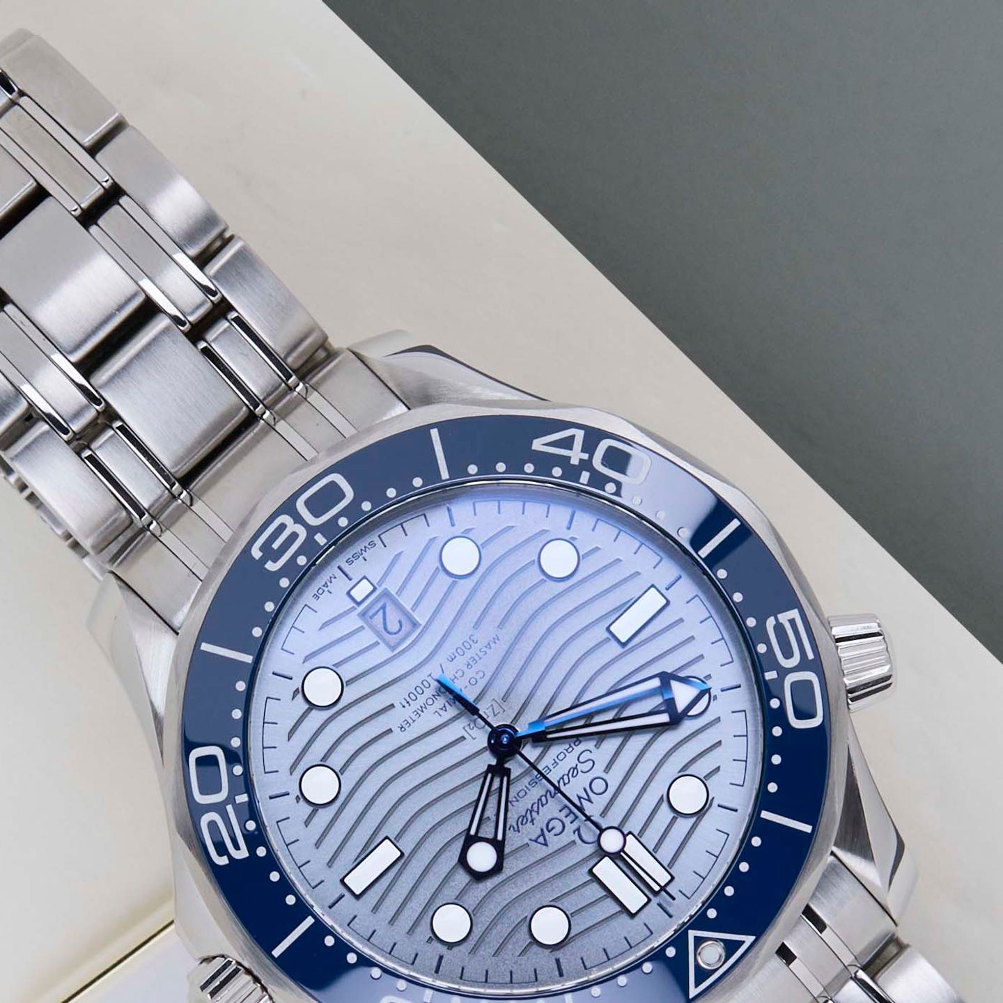 Omega Seamaster Diver 300 M 210.30.42.20.06.001 (2020) - Grey dial 42 mm Steel case (4/8)
