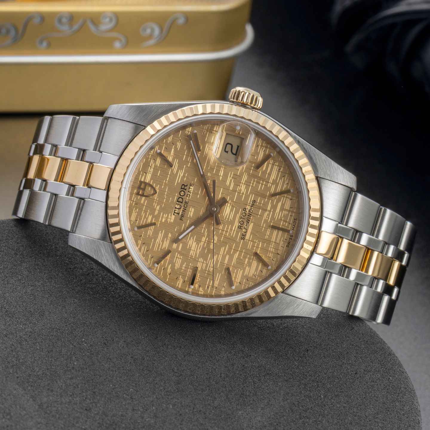 Tudor Prince Date 74033 (Onbekend (willekeurig serienummer)) - Champagne wijzerplaat 34mm Goud/Staal (2/8)