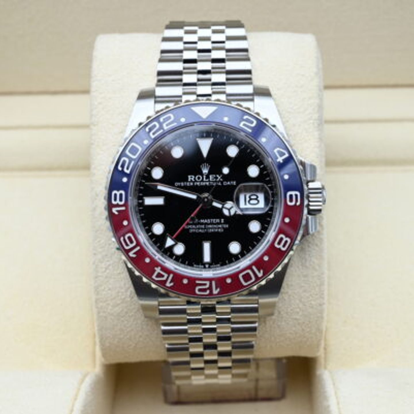 Rolex GMT-Master II 126710BLRO (2024) - Black dial 40 mm Steel case (3/8)