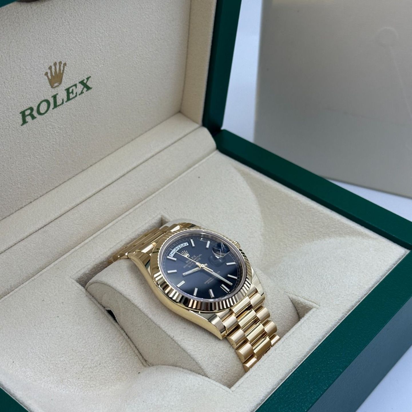 Rolex Day-Date 40 228238 (2023) - Zwart wijzerplaat 40mm Geelgoud (3/8)