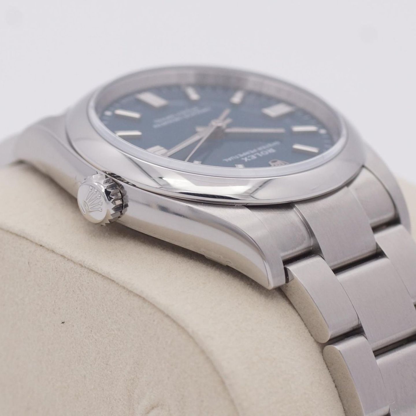 Rolex Oyster Perpetual 36 126000 (2025) - Blue dial 36 mm Steel case (7/8)