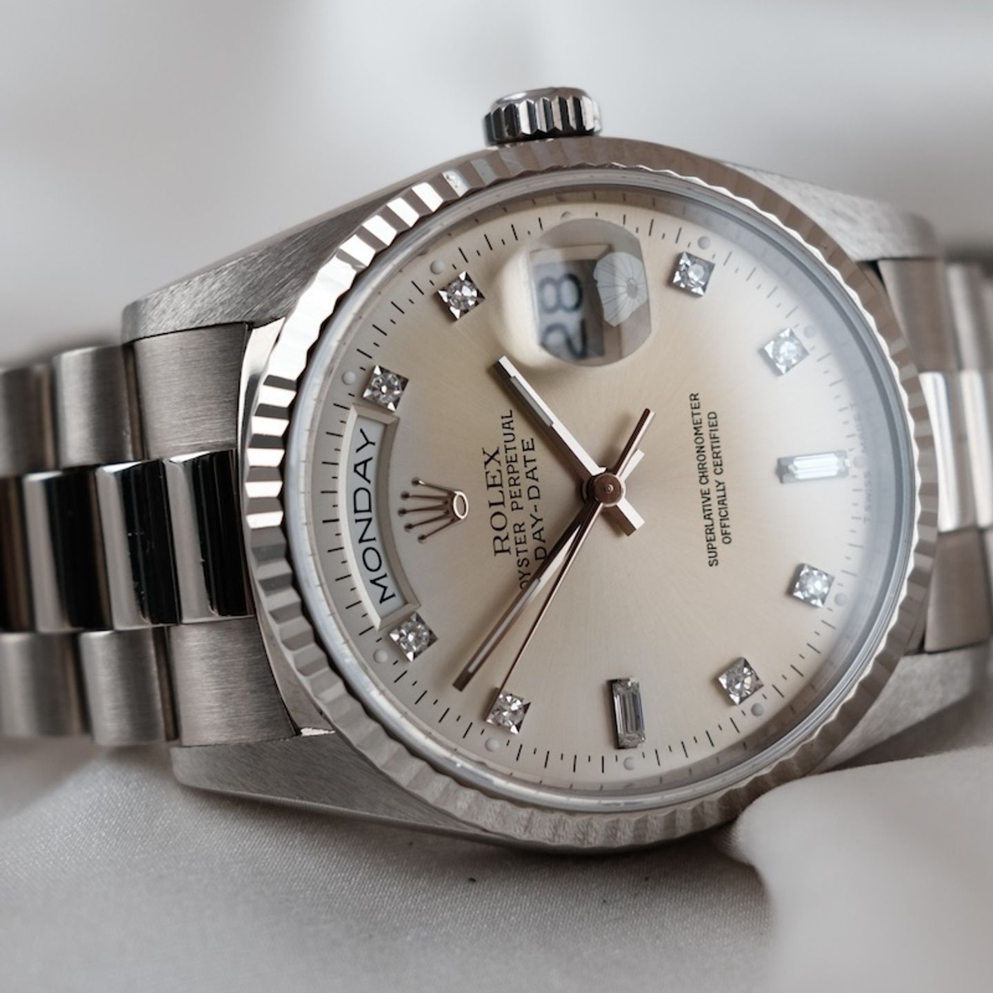Rolex Day-Date 36 18239 (1994) - 36mm Witgoud (3/8)