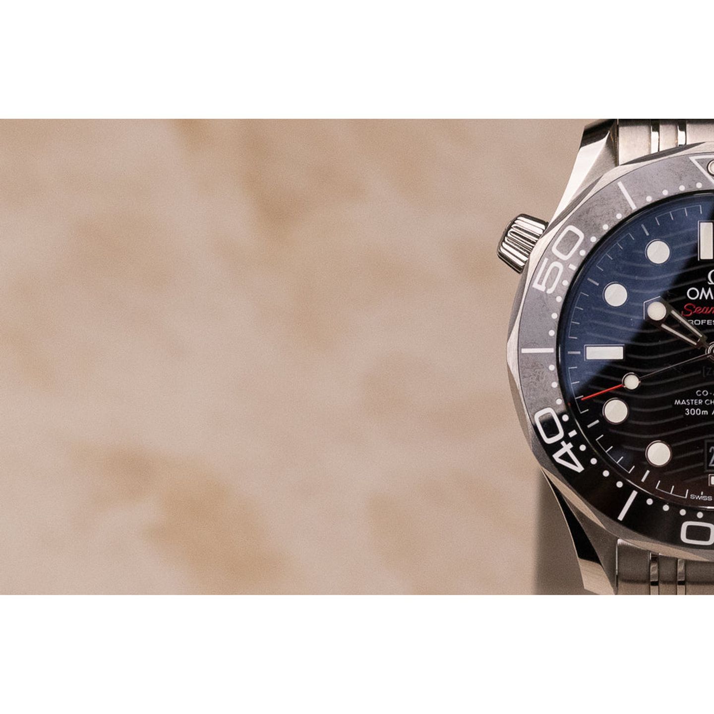 Omega Seamaster Diver 300 M 210.32.42.20.01.001 (2025) - Zwart wijzerplaat 42mm Staal (5/7)