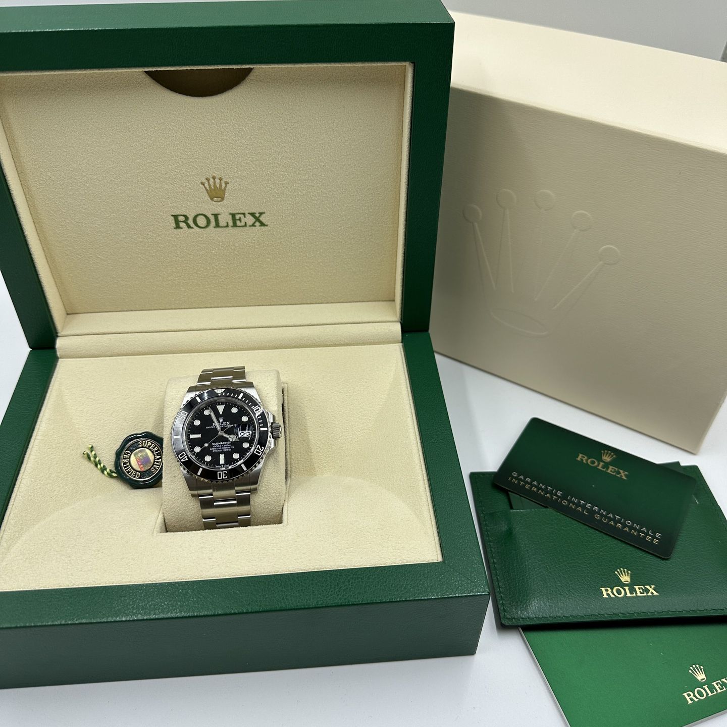 Rolex Submariner Date 126610LN (Onbekend (willekeurig serienummer)) - Zwart wijzerplaat 41mm Staal (2/8)