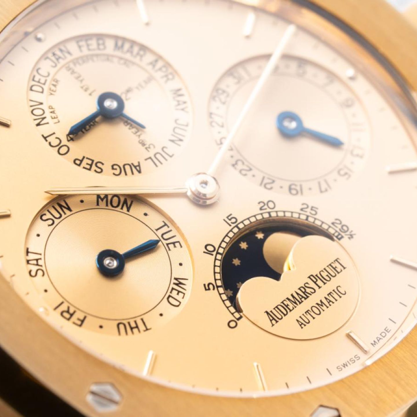 Audemars Piguet Royal Oak Perpetual Calendar 25820BA.OO.0944BA.01 - (6/8)