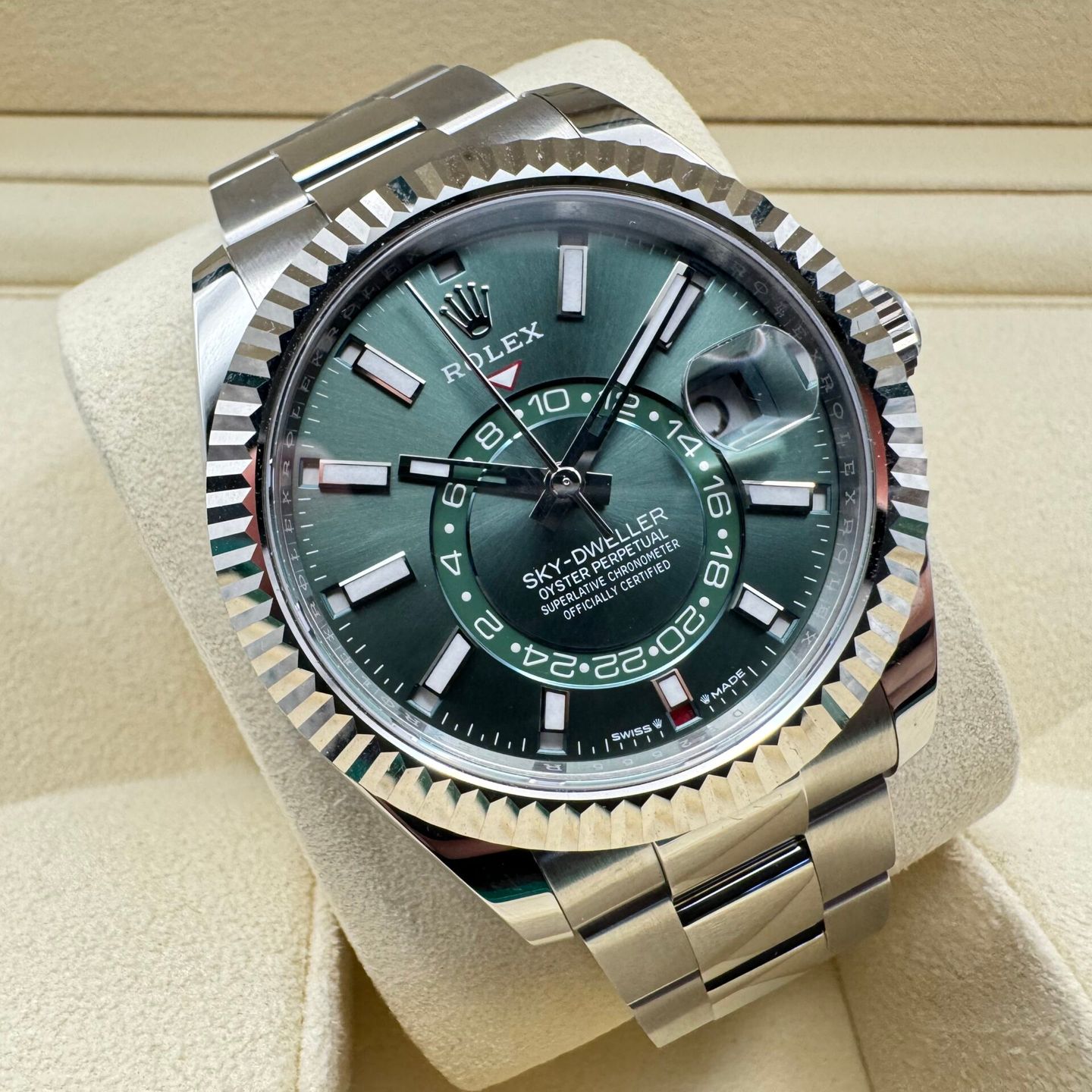 Rolex Sky-Dweller 336934 (2024) - Groen wijzerplaat 42mm Goud/Staal (1/8)