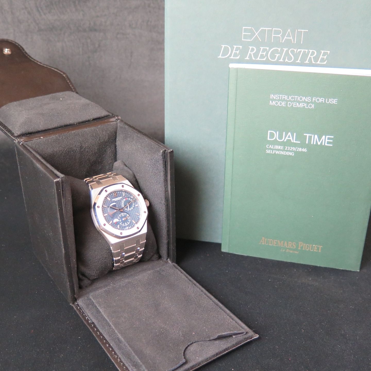 Audemars Piguet Royal Oak Dual Time 26120ST.OO.1220ST.02 (2008) - Blauw wijzerplaat 39mm Staal (8/8)