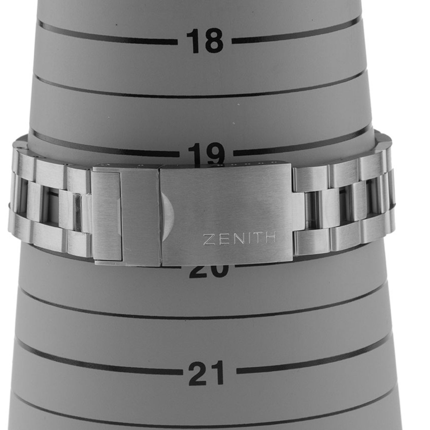 Zenith El Primero Chronomaster 03.A384.400/21.M384 (2026) - White dial 37 mm Steel case (8/8)