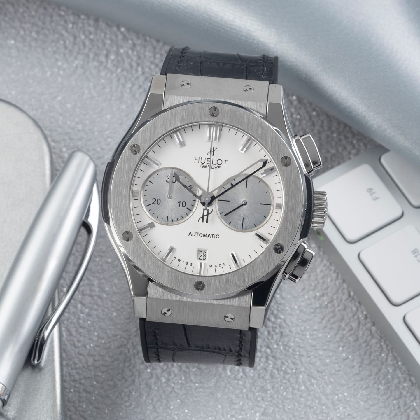 Hublot Classic Fusion Chronograph 521.NX.2610.LR (2020) - White dial 45 mm Titanium case (1/8)