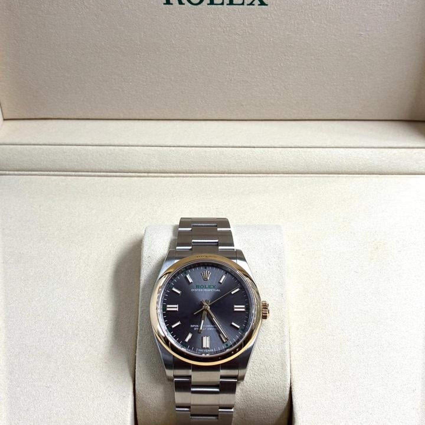 Rolex Oyster Perpetual 126003 (2026) - Grijs wijzerplaat 36mm Goud/Staal (2/10)