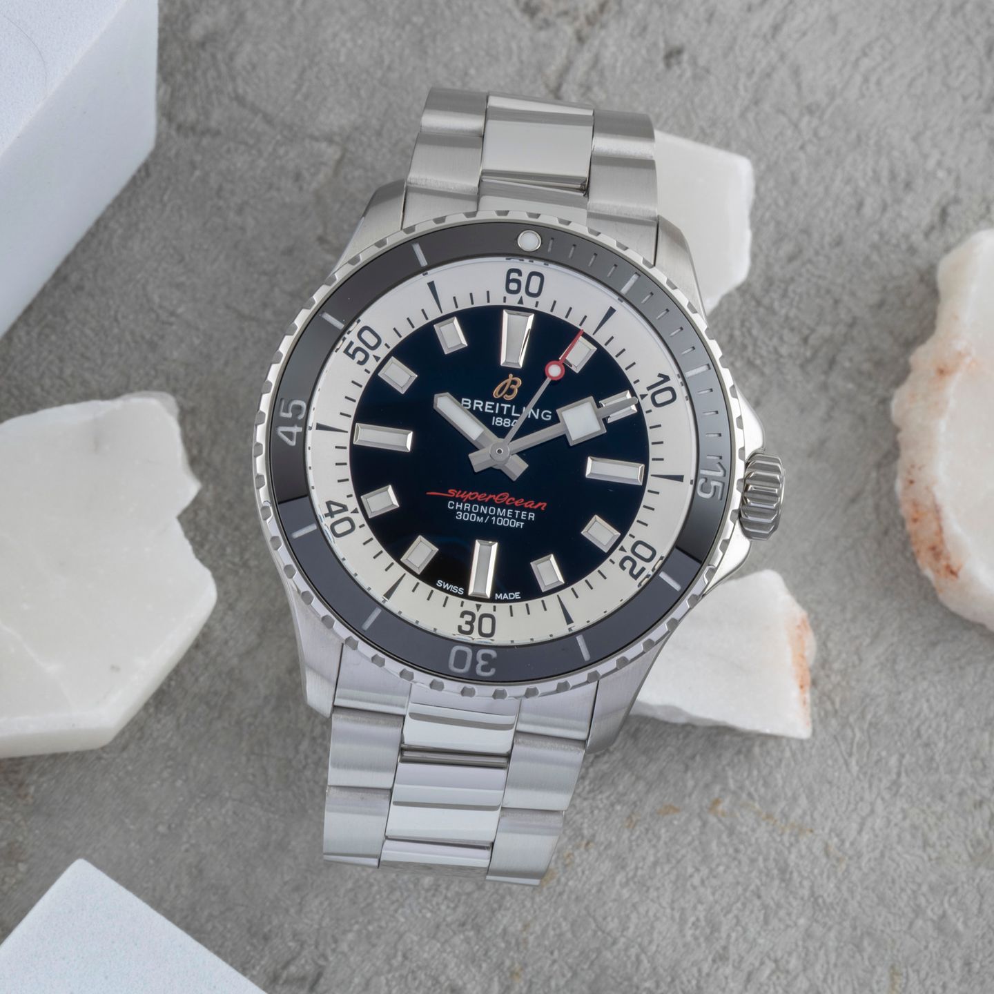 Breitling Superocean 42 A17375211B1A1 (Unknown (random serial)) - Black dial 42 mm Steel case (1/8)