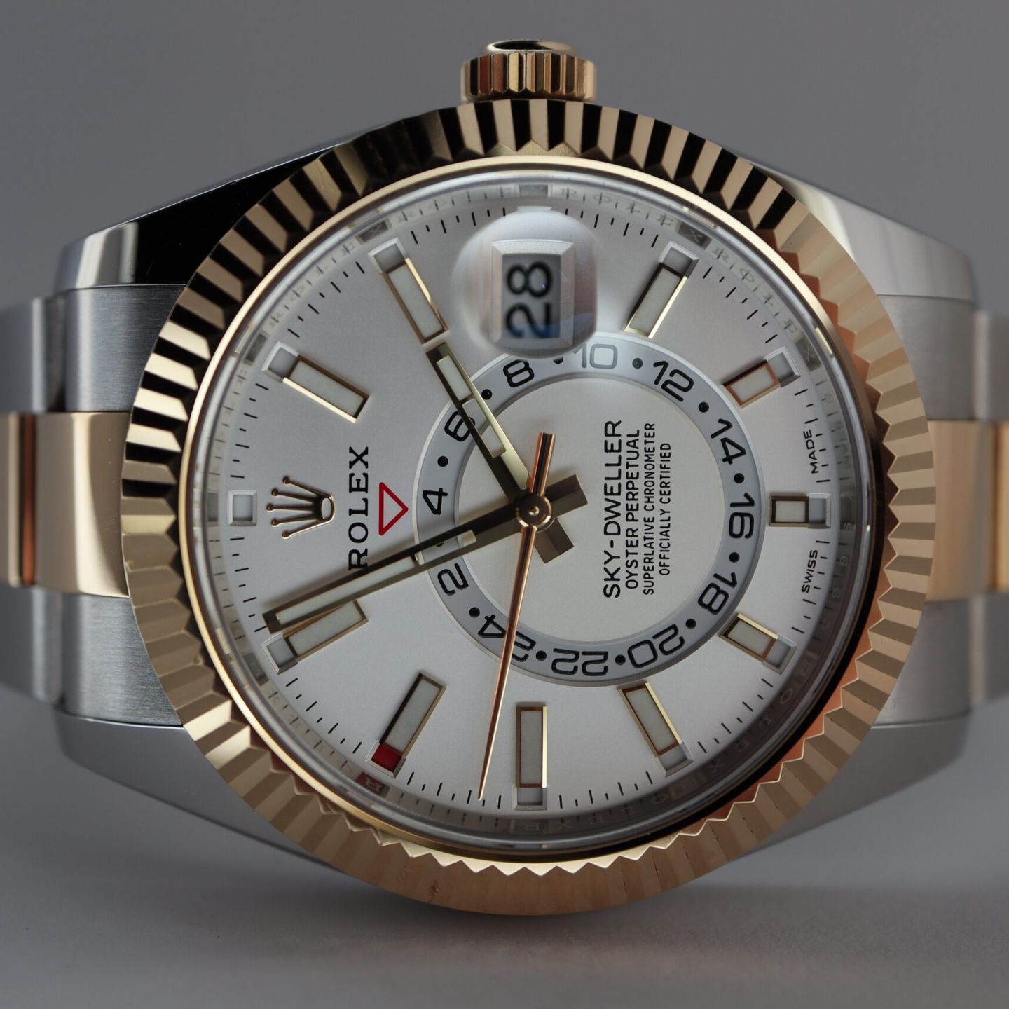 Rolex Sky-Dweller 326933 (2023) - 42mm Goud/Staal (2/8)