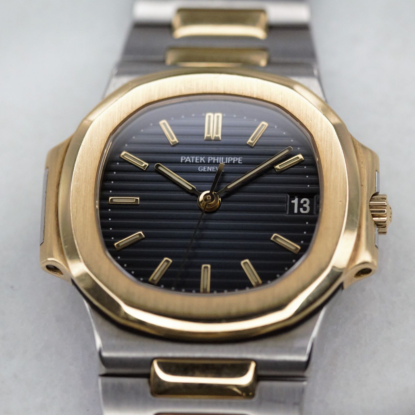 Patek Philippe Nautilus 3800 (Unknown (random serial)) - Black dial 36 mm Gold/Steel case (3/8)