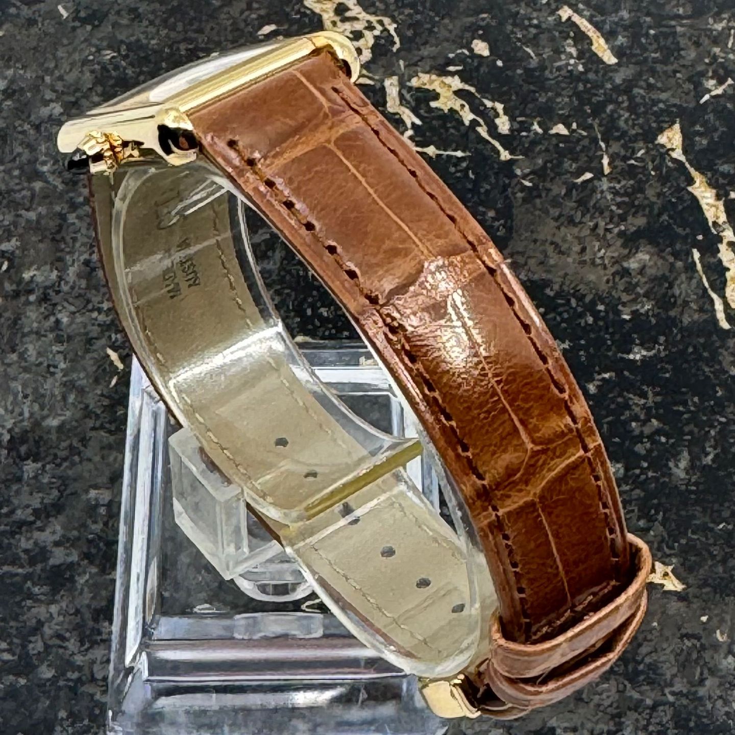 Cartier Tank Louis Cartier WGTA0342 (2025) - Silver dial 22 mm Yellow Gold case (5/8)