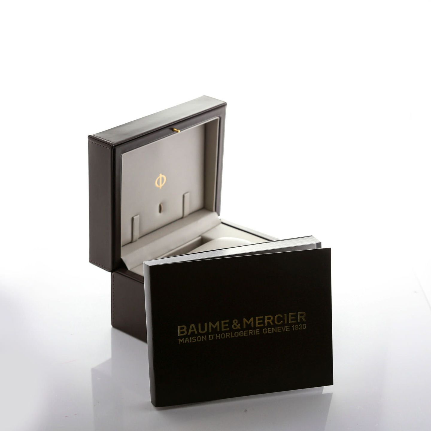 Baume & Mercier Classima M0A10146 (2023) - Silver dial 33 mm Steel case (5/5)