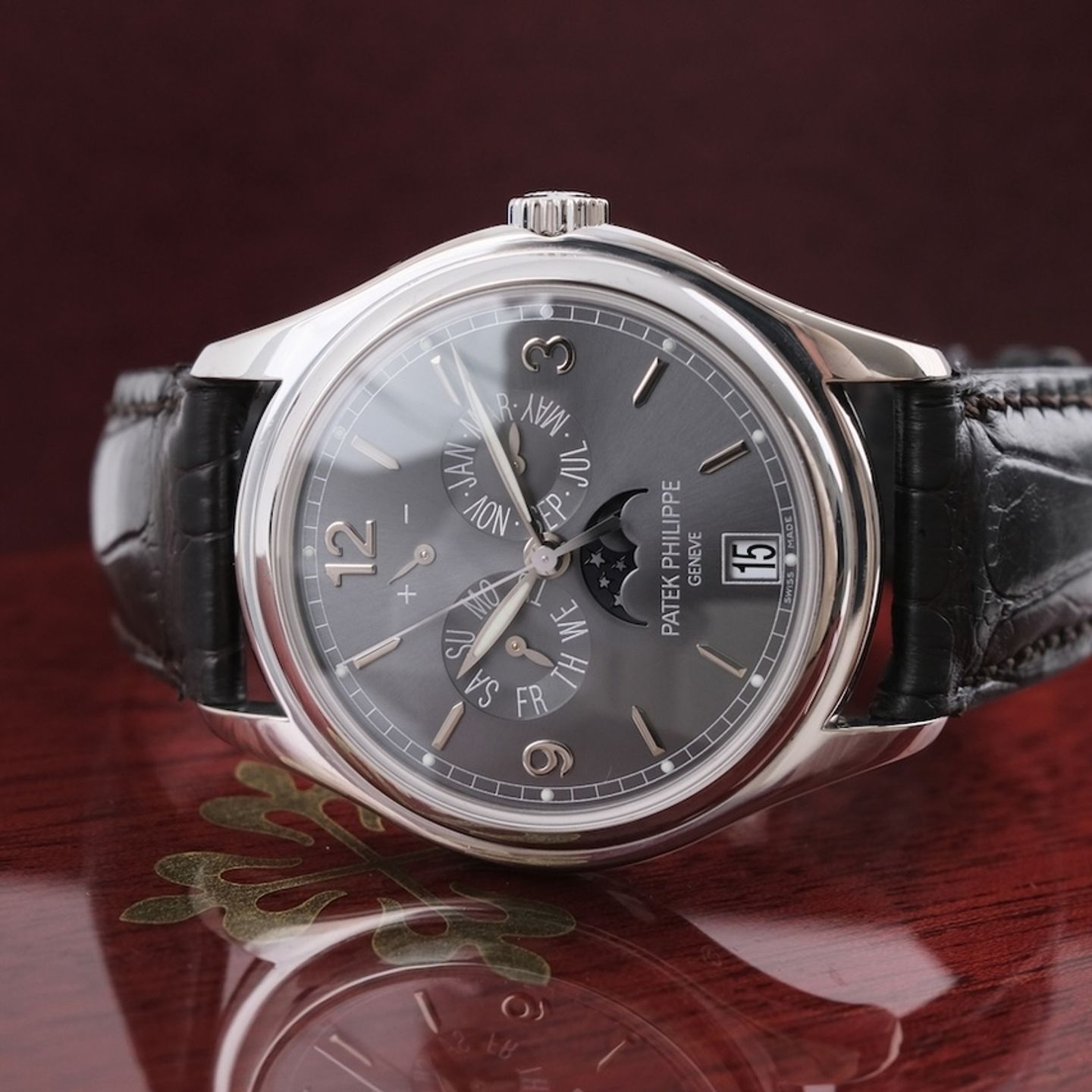 Patek Philippe Annual Calendar 5146G-010 - (4/8)