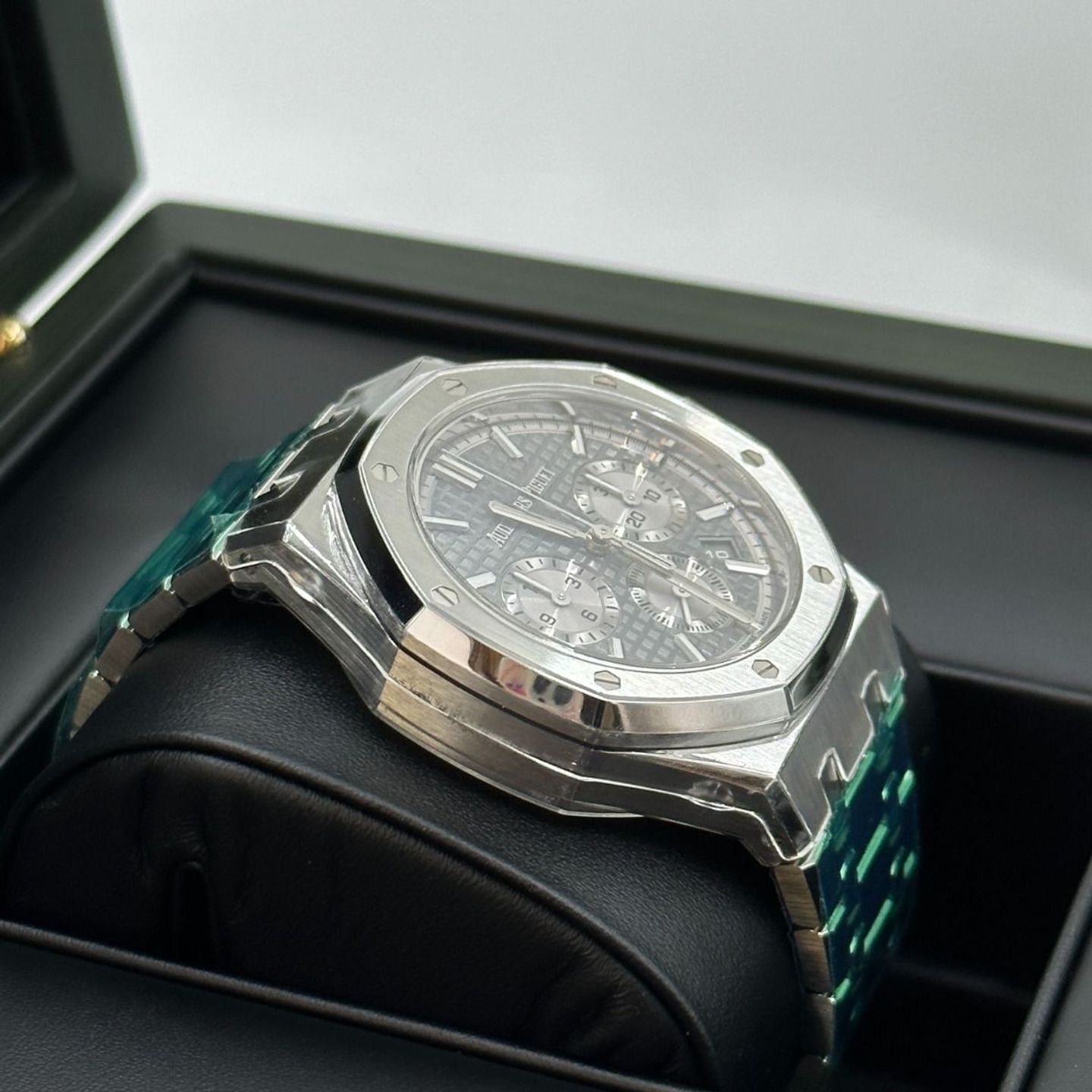 Audemars Piguet Royal Oak Chronograph 26715ST.OO.1356ST.02 (2024) - Grey dial 38 mm Steel case (7/8)