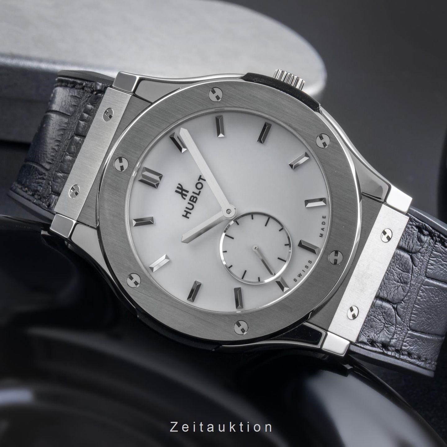 Hublot Classic Fusion Ultra-Thin 515.NX.2210.LR (2023) - 45mm Titanium (2/8)