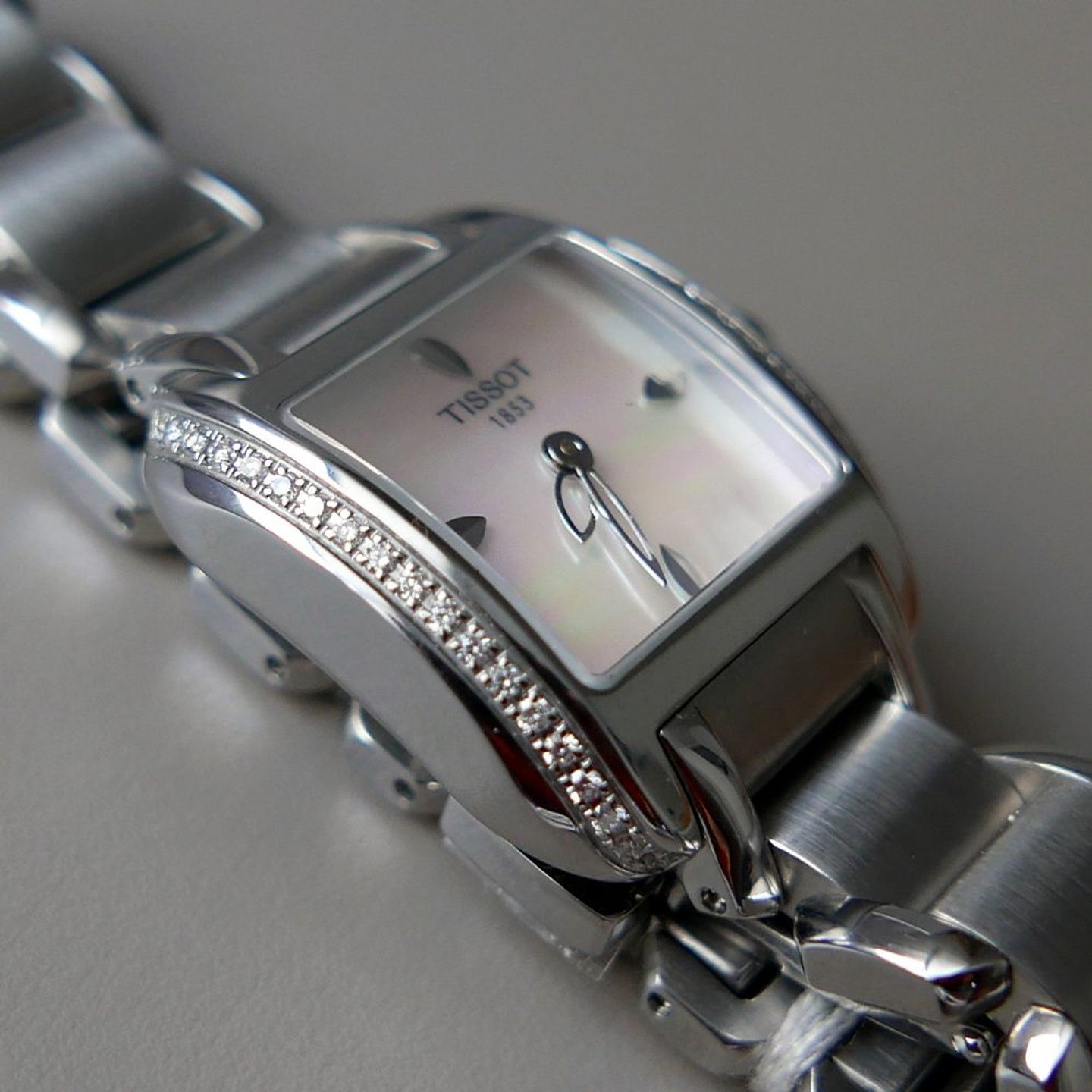 Tissot Unknown T02.1.385.71 (2025) - White dial 24 mm Steel case (4/8)