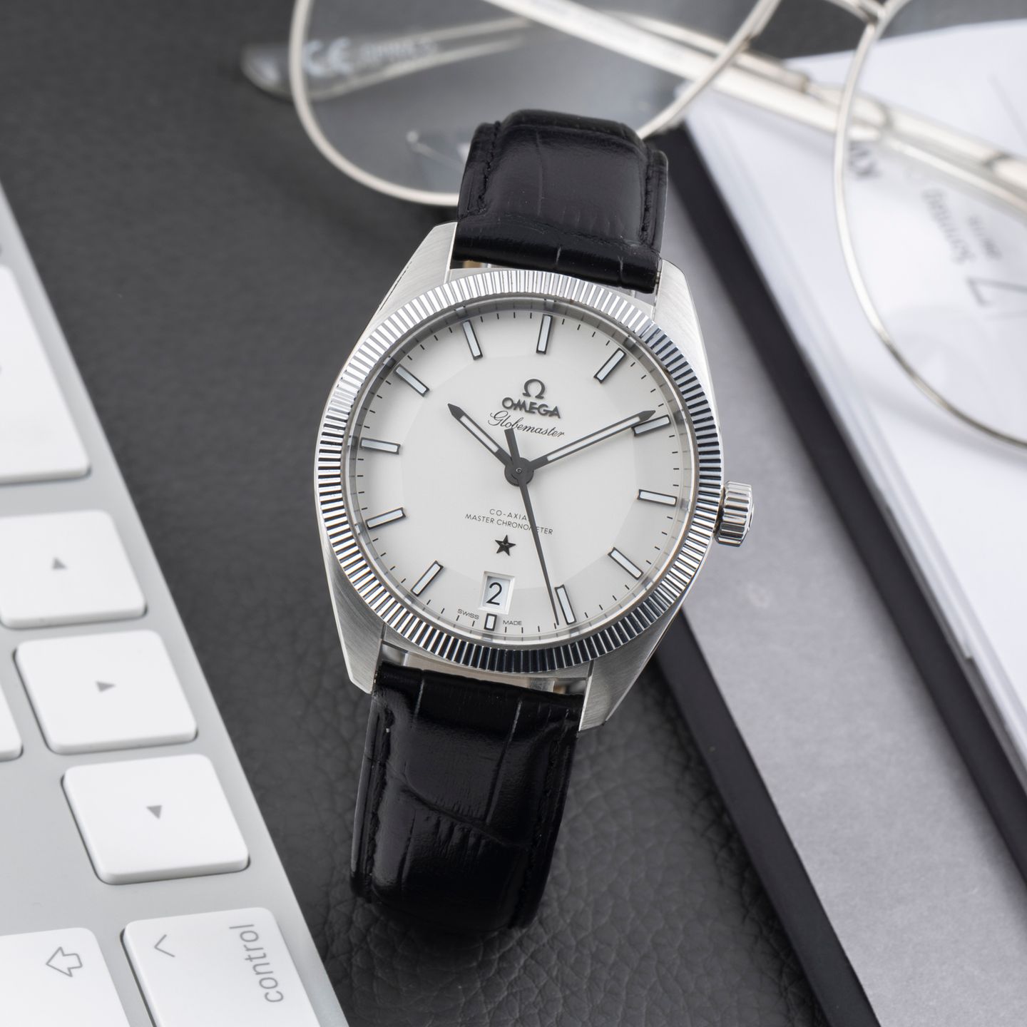 Omega Globemaster 130.33.39.21.02.001 - (1/8)