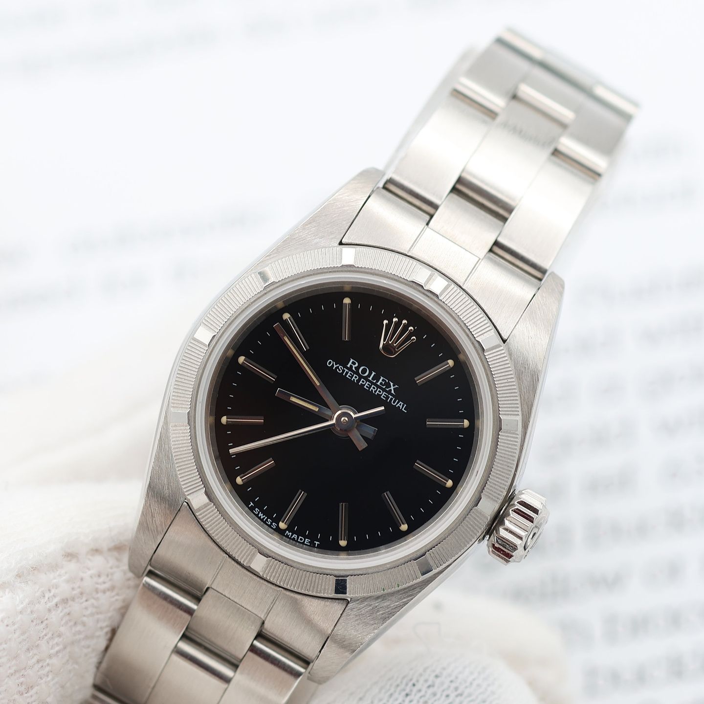 Rolex Oyster Perpetual 26 67230 (Unknown (random serial)) - Black dial 26 mm Steel case (4/8)