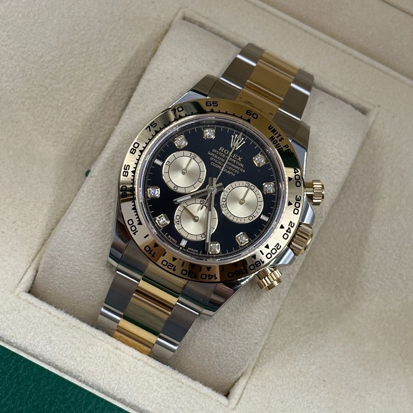 Rolex Daytona 126503 (2024) - Black dial 40 mm Gold/Steel case (8/8)