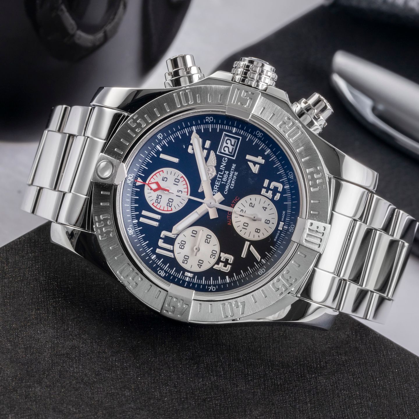 Breitling Avenger A13381111B2A1 - (2/8)