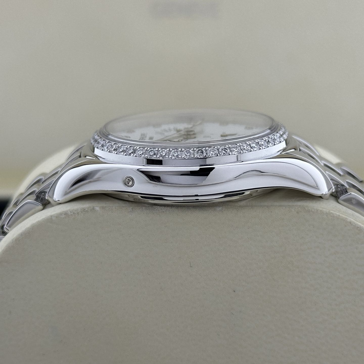 Patek Philippe Annual Calendar 5037/1G - (4/8)