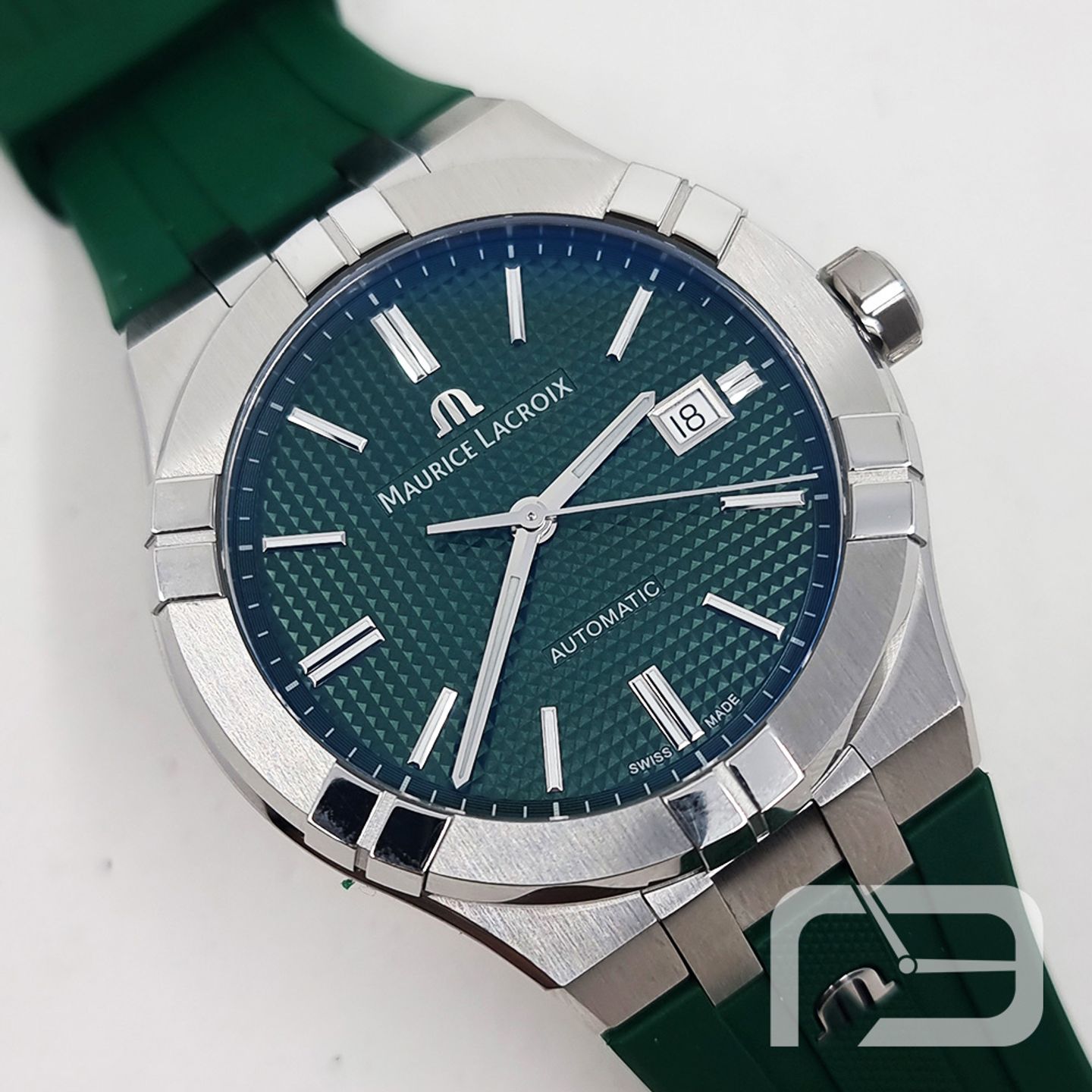 Maurice Lacroix Aikon AI6008-SS00F-630-D (Onbekend (willekeurig serienummer)) - Blauw wijzerplaat 42mm Staal (2/8)