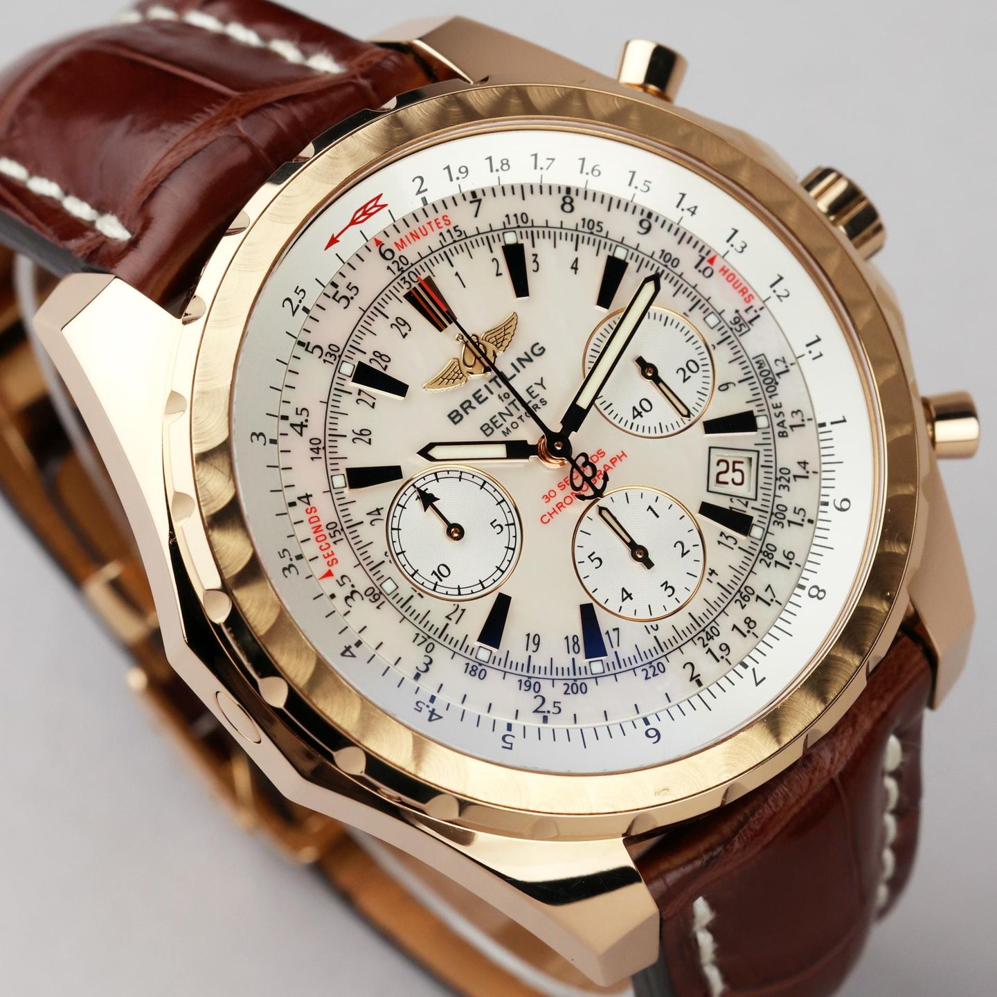 Breitling Bentley Motors H25363 (2007) - 49 mm Rose Gold case (3/8)