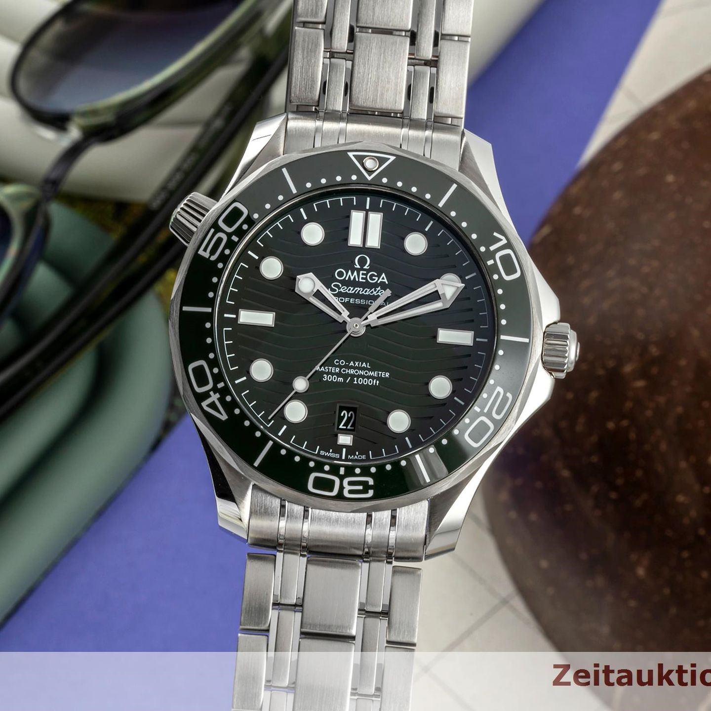 Omega Seamaster Diver 300 M 210.30.42.20.10.001 (Unknown (random serial)) - Green dial 42 mm Steel case (3/8)