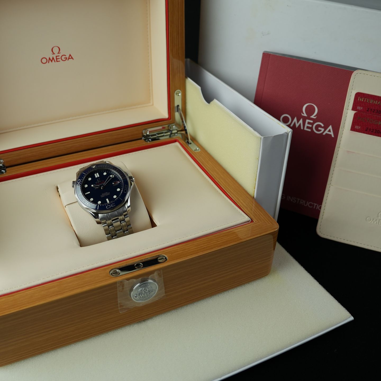 Omega Seamaster Diver 300 M 212.30.41.20.03.001 (Unknown (random serial)) - Blue dial 41 mm Steel case (8/8)