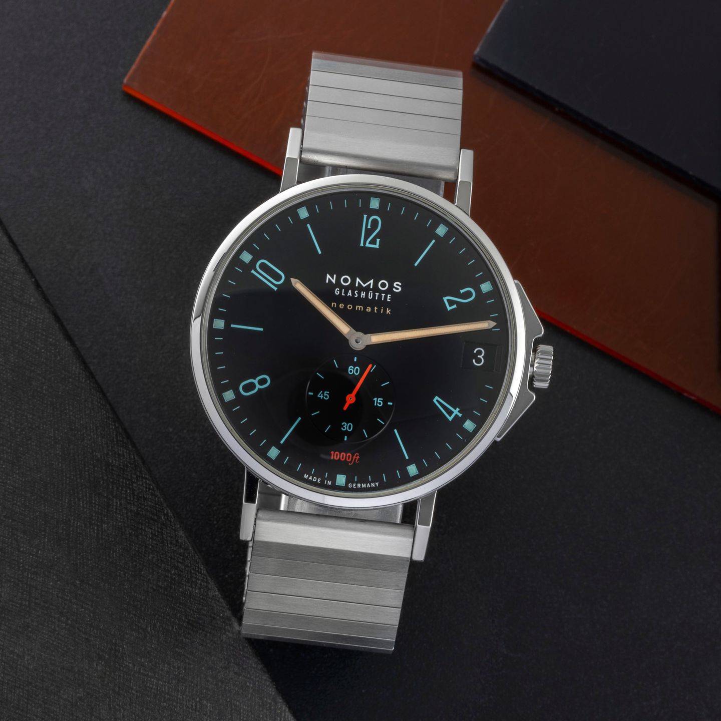 NOMOS Tangente Neomatik 581 - (1/8)