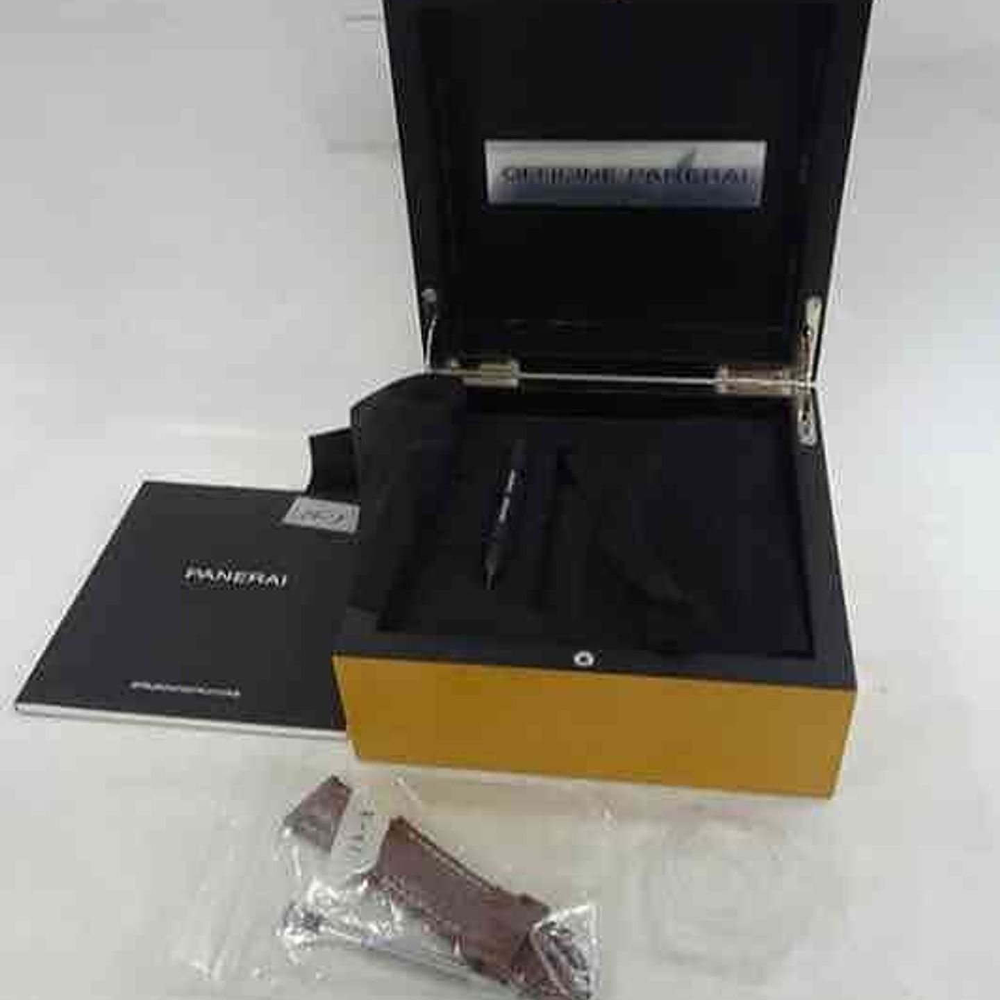 Panerai Luminor 1950 3 Days GMT Automatic PAM01320 - (3/3)