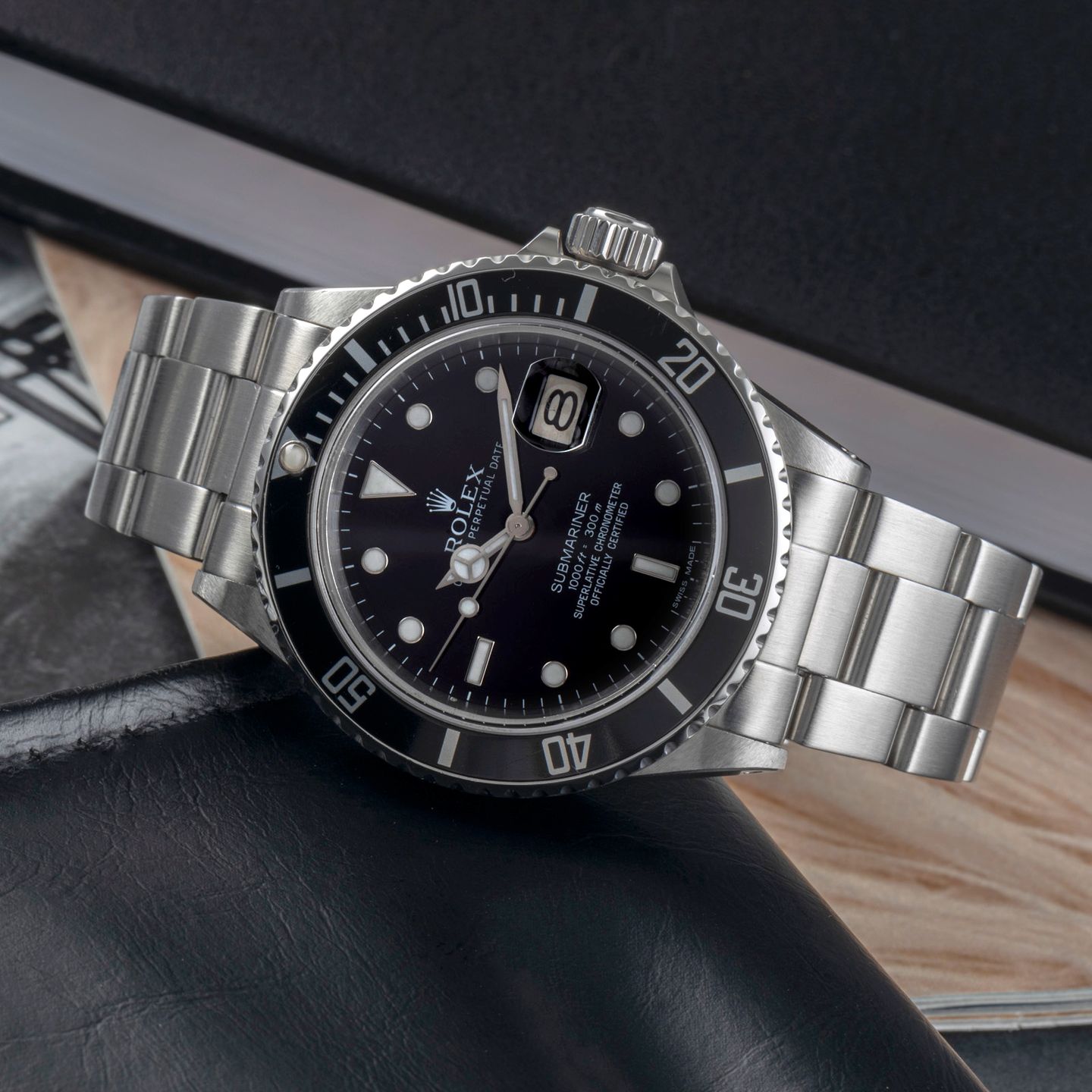 Rolex Submariner Date 16800 (1981) - Zwart wijzerplaat 40mm Staal (2/8)