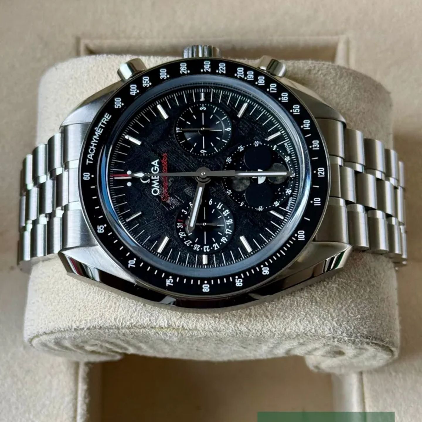 Omega Speedmaster Moonphase 304.30.43.52.01.001 (2025) - Black dial 43 mm Steel case (5/8)