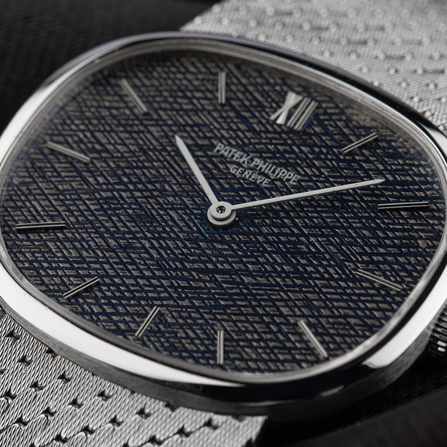 Patek Philippe Golden Ellipse 5738/1R-001 - (3/8)