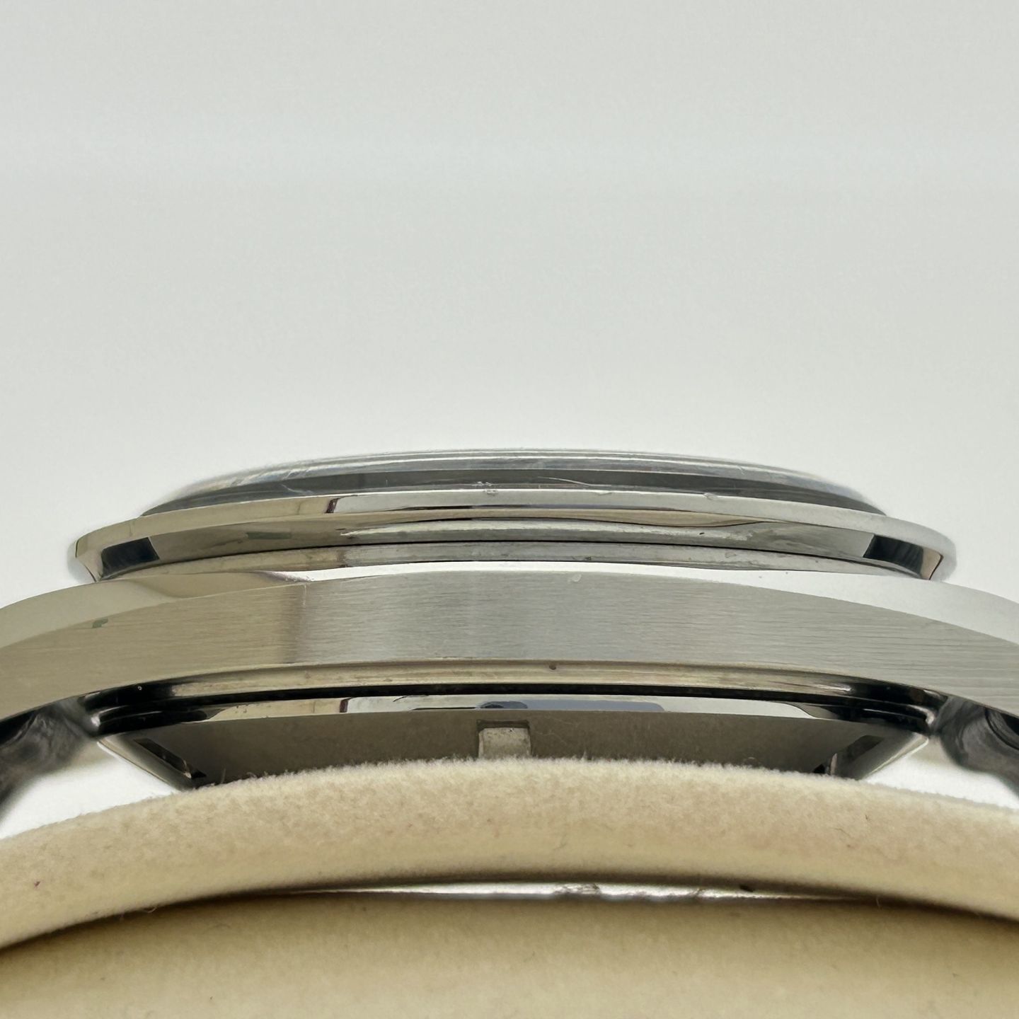 Omega Speedmaster Professional Moonwatch 3570.50.00 (2000) - Black dial 42 mm Steel case (4/8)